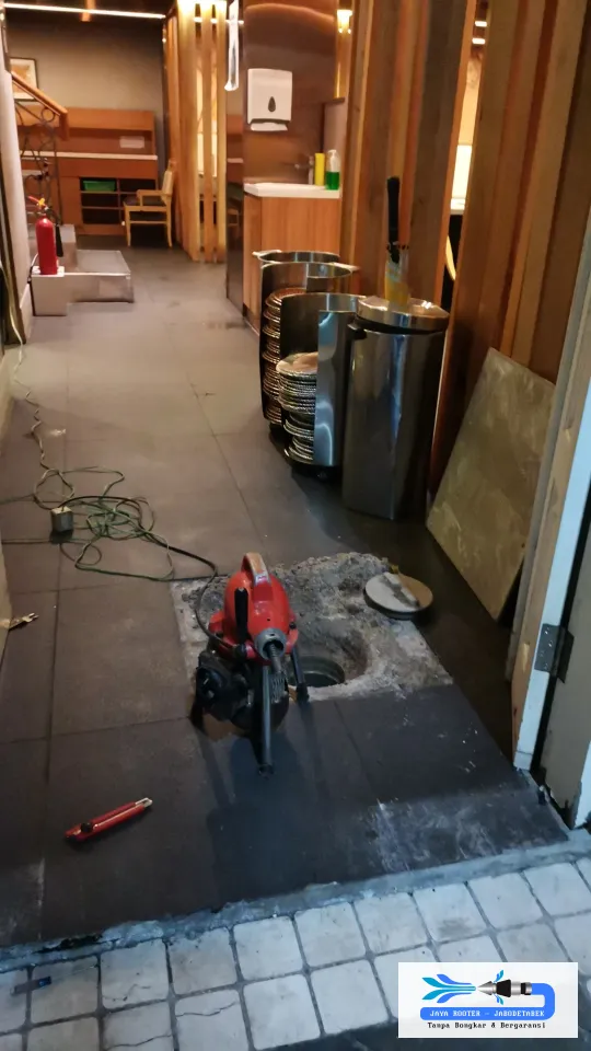 Pemeriksaan jalur pembuangan dapur