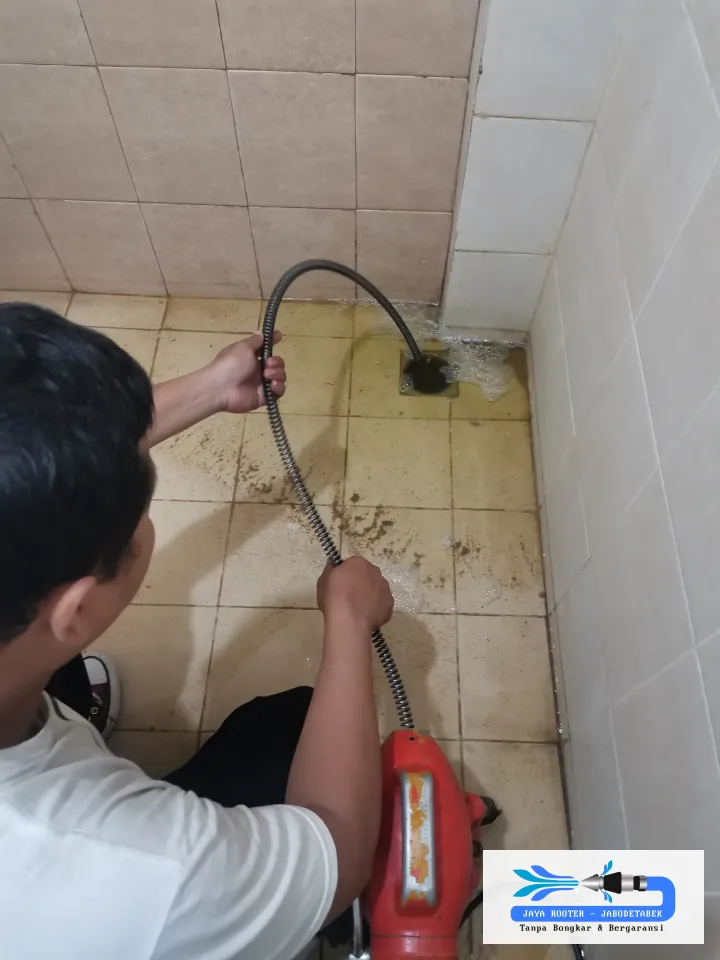 Penanganan saluran kamar mandi